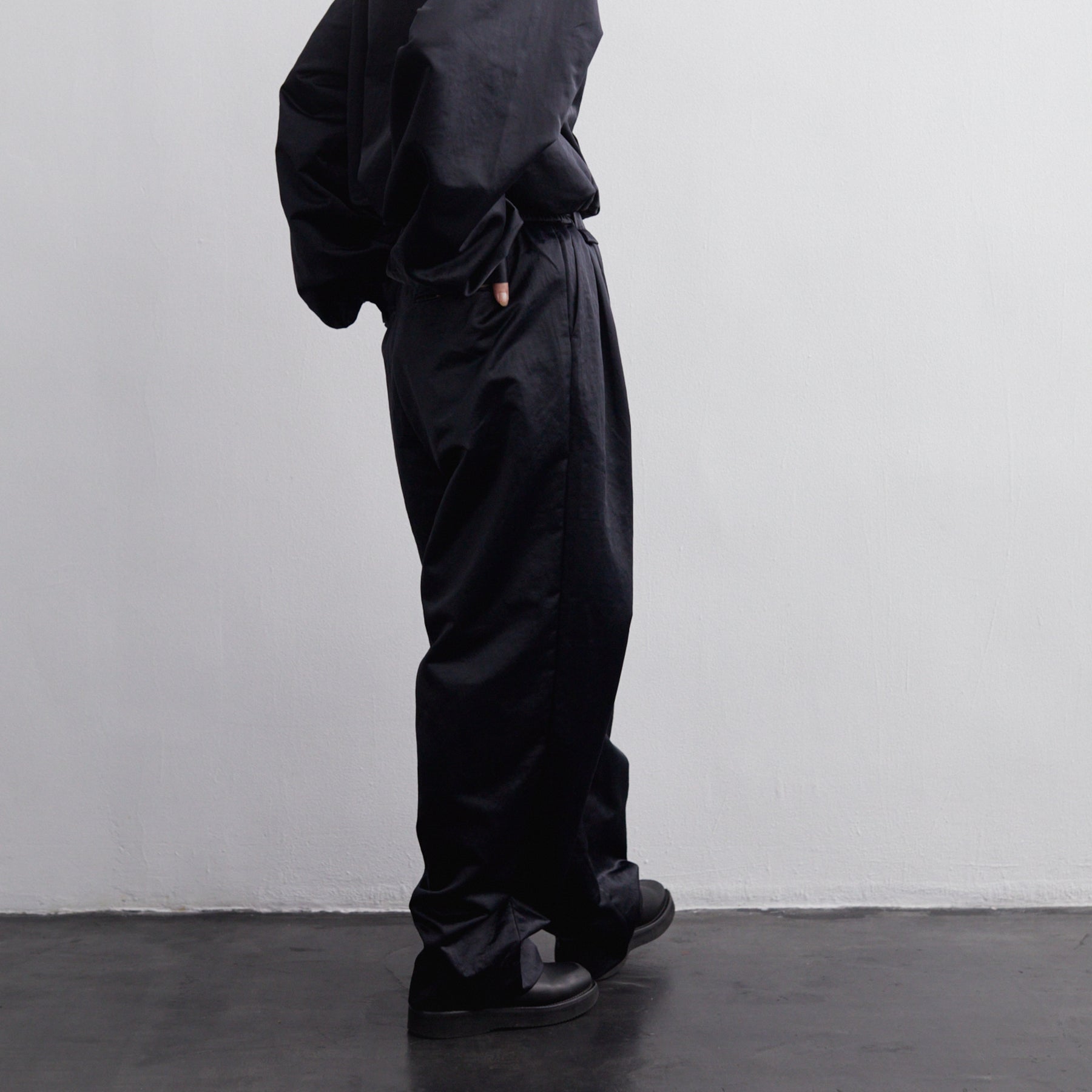 WILLY CHAVARRIA / PLEATED WIDE PANTS BLACK