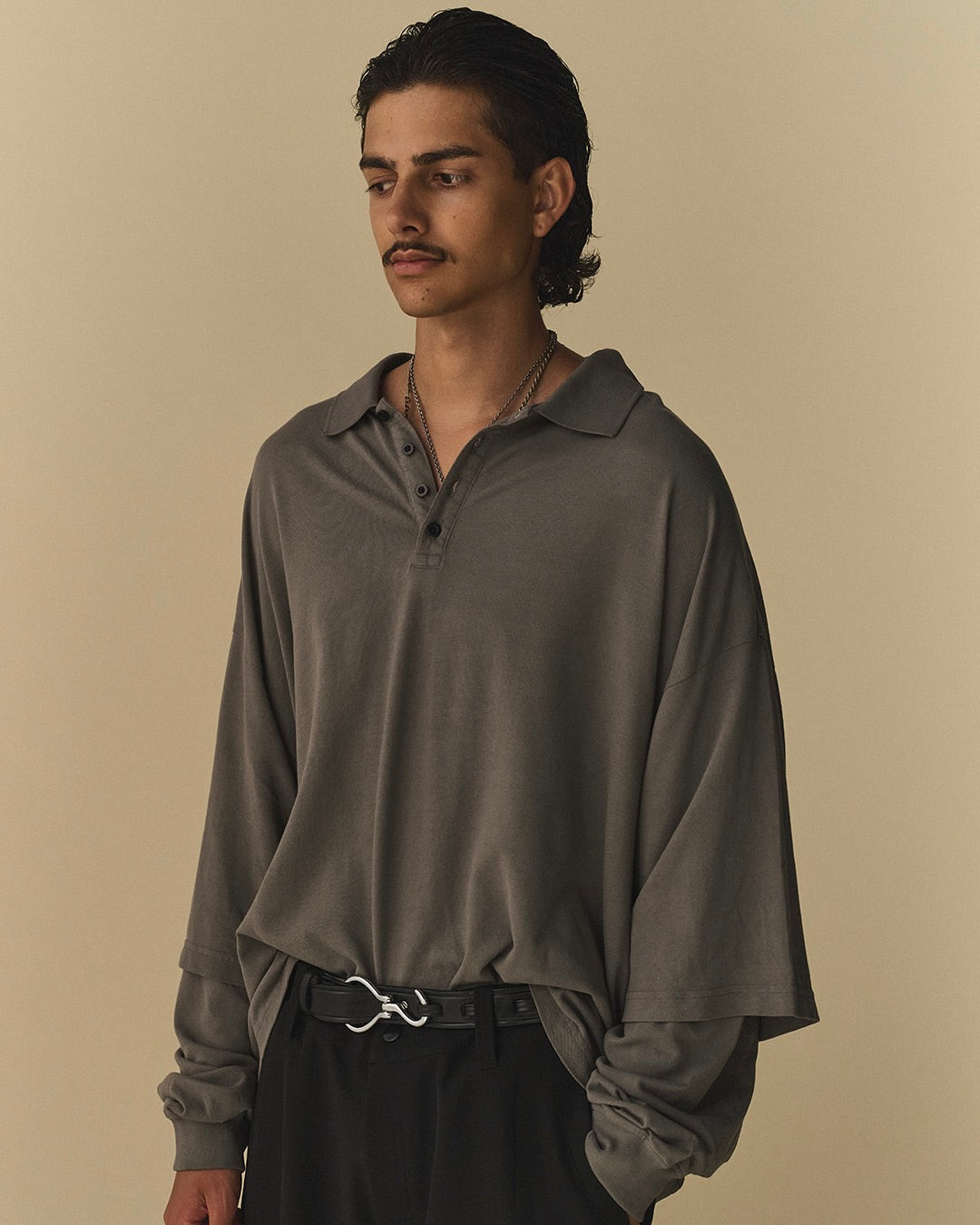THE MAGUEY / LAYERED POLO CHARCOAL BLACK